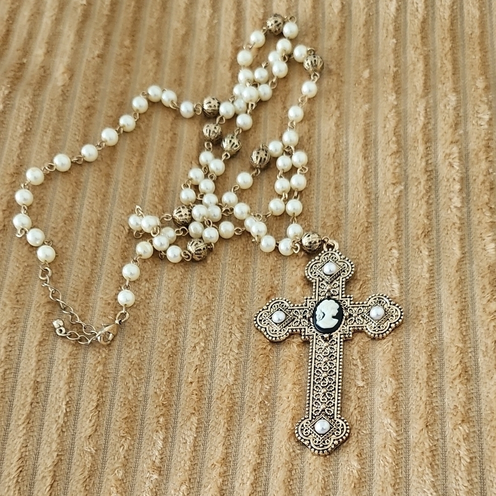 Elegant Gold and White Cross Pendant Necklace